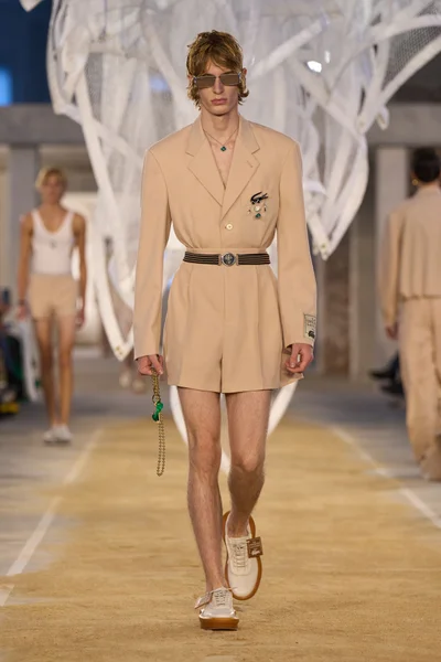 Look 4